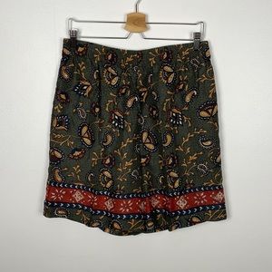 Solutions original elastic waist pull-on multicolor 3 pocket silk shorts Size SM